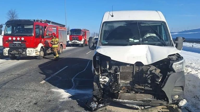 zderzenie bus&oacute;w