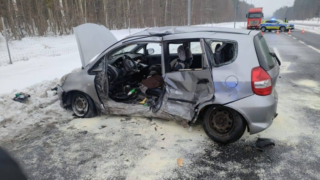 Lekarze do końca walczyli o życie księdza Mirosława. - Tragedia na DK51. Nie żyje ksiądz. Fatalny błąd doprowadził do dramatu