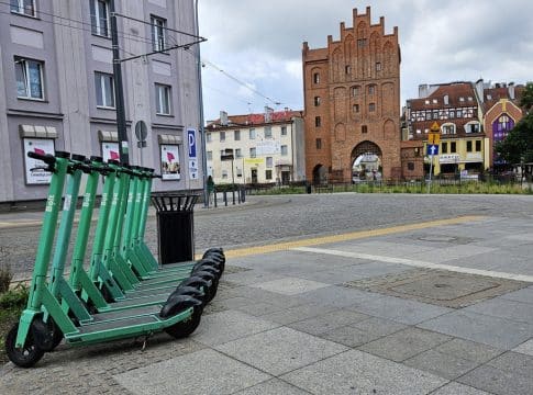 Hulajnogi, Wysoka Brama