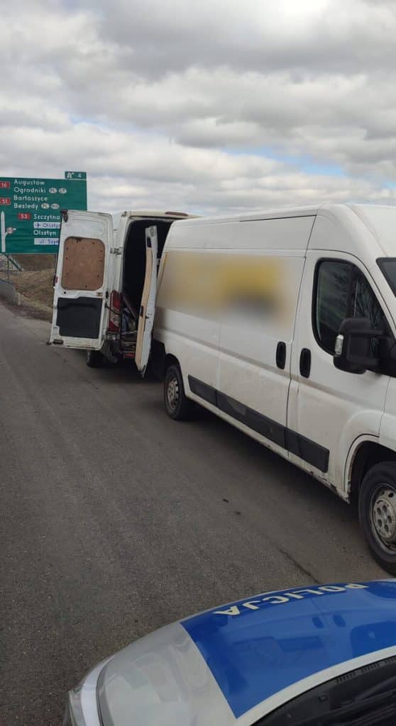 Dwa busy kuriera zatrzymane na obwodnicy Olsztyna podczas interwencji policji.