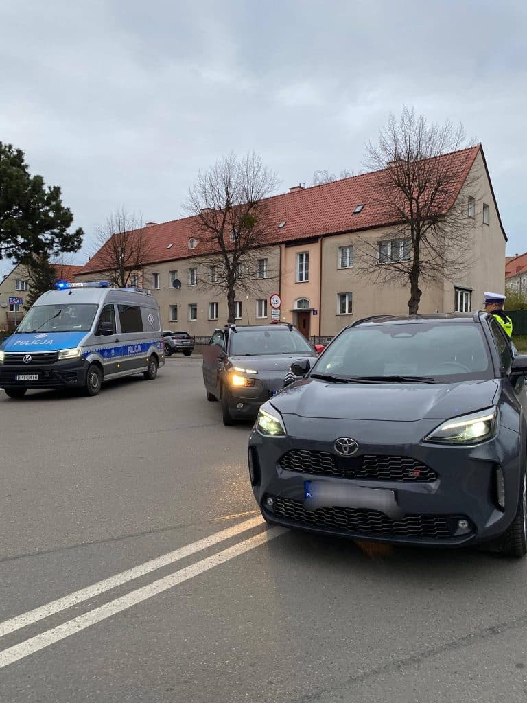 Policja zatrzymała kierującą Toyotą po niebezpiecznej jeździe w Elblągu.
