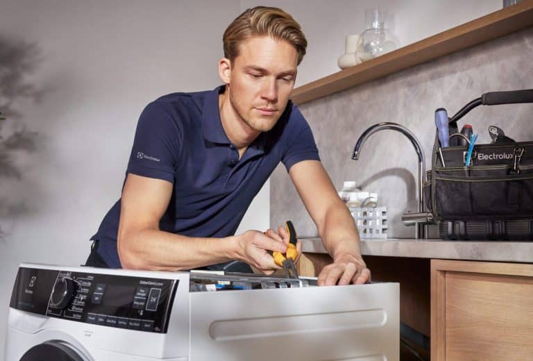 Stały koszt naprawy urządzeń Electrolux — co obejmuje usługa?