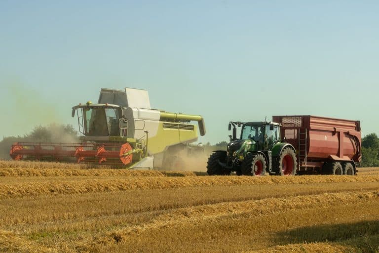 Ubezpieczenie maszyn rolniczych: ciągnik, kombajn i inne – kompleksowy przewodnik