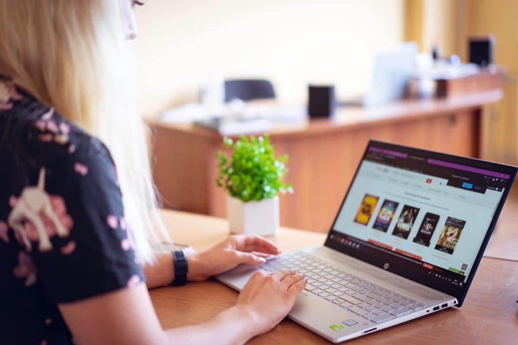 Internet światłowodowy czy domowy Internet mobilny, który wybrać?