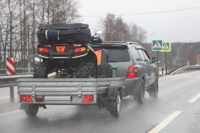 Jaką przyczepę jednoosiową wybrać do swoich potrzeb