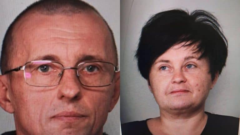 Zdjęcia zaginionego mężczyzny i kobiety, portrety, neutralne tło.
