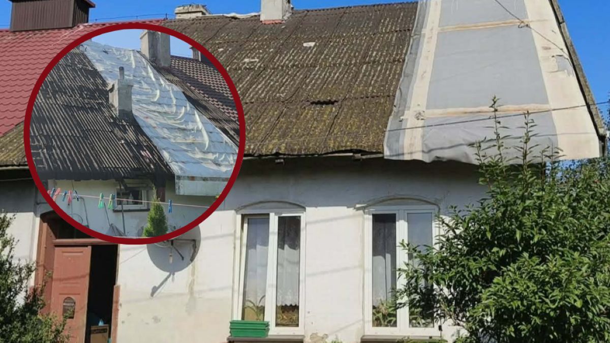 Dom pod Olsztynem z uszkodzonym sufitem i pleśnią na ścianie, widoczny fragment dachu.