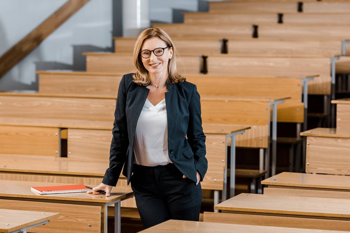 studia-z-zarzadzania-oswiata-czego-potrzebuje-nowoczesny-dyrektor-szkoly (2).jpg